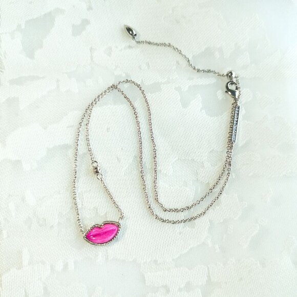 Kendra Scott Lips Silver Necklace Hot Pink Mother-of-Pearl - Picture 3 of 4